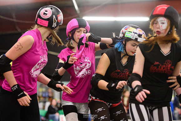 Evil Angels vs. Poison Skid'les