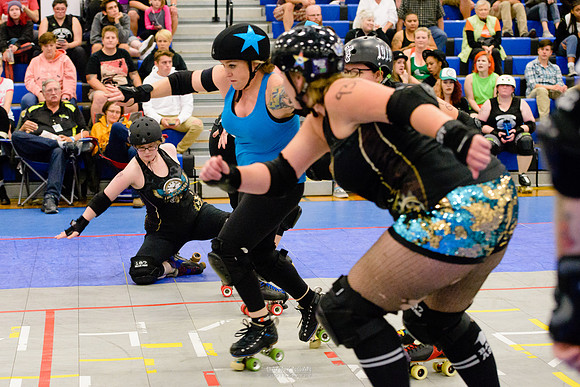 Hula Honeys vs. Cog Blockers