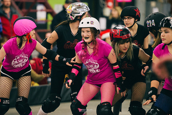 Evil Angels vs. Poison Skid'les.