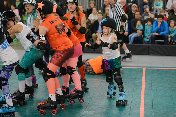 Turquoise Terrors vs. Orange Crush
