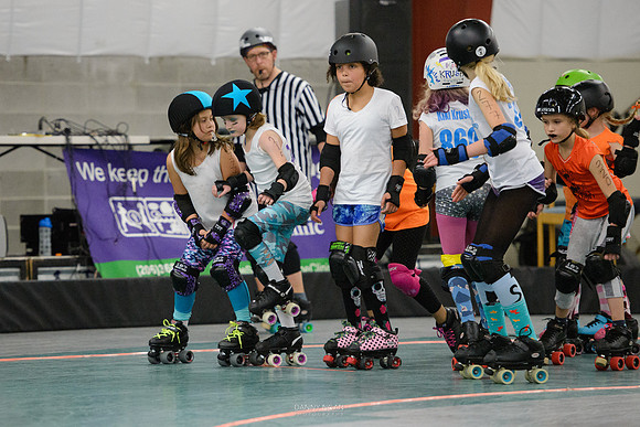 Turquoise Terrors vs. Orange Crush