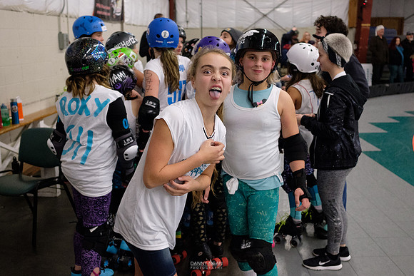 Turquoise Terrors vs. Orange Crush