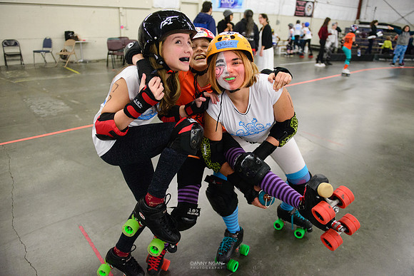 Turquoise Terrors vs. Orange Crush.