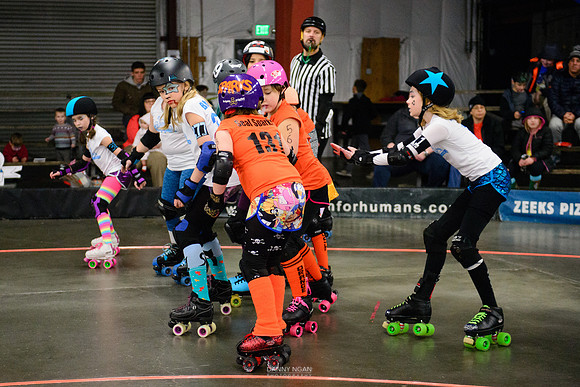 Turquoise Terrors vs. Orange Crush.