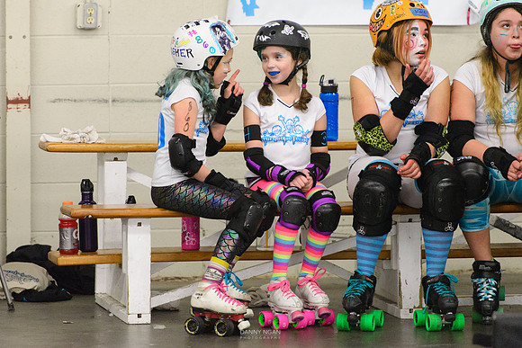 Turquoise Terrors vs. Orange Crush.