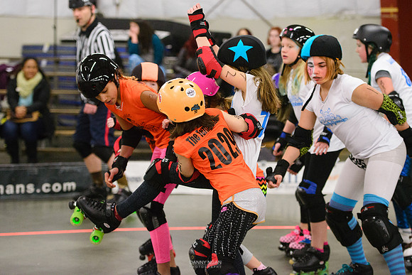 Turquoise Terrors vs. Orange Crush.
