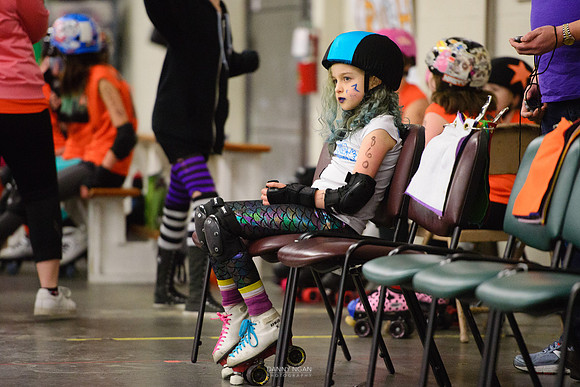 Turquoise Terrors vs. Orange Crush.