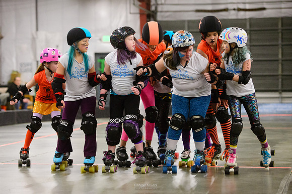 Turquoise Terrors vs. Orange Crush.