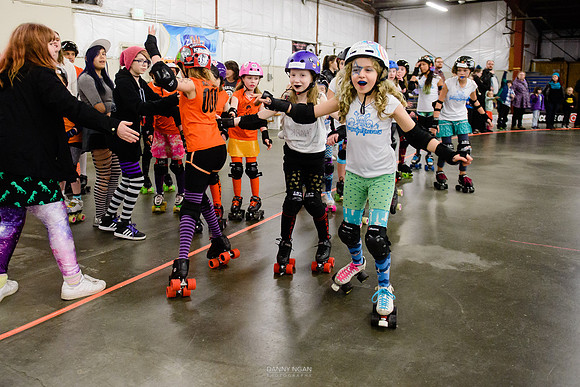 Orange Crush vs. Turquoise Terrors.
