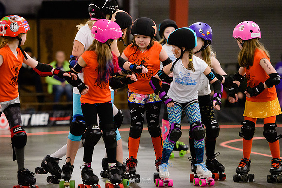 Orange Crush vs. Turquoise Terrors.