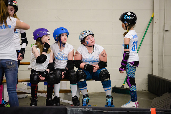Orange Crush vs. Turquoise Terrors.