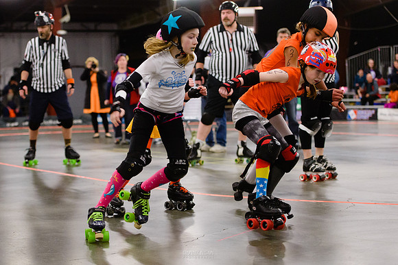 Orange Crush vs. Turquoise Terrors.