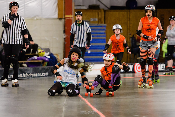 Orange Crush vs. Turquoise Terrors.