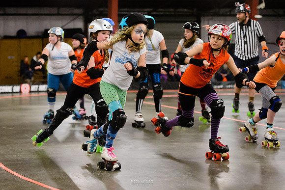 Orange Crush vs. Turquoise Terrors.