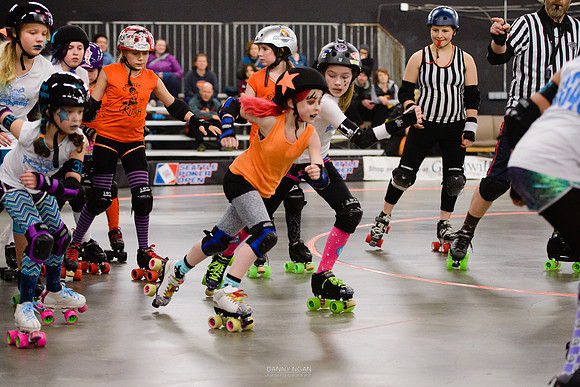 Orange Crush vs. Turquoise Terrors.