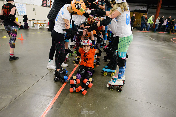 Orange Crush vs. Turquoise Terrors.