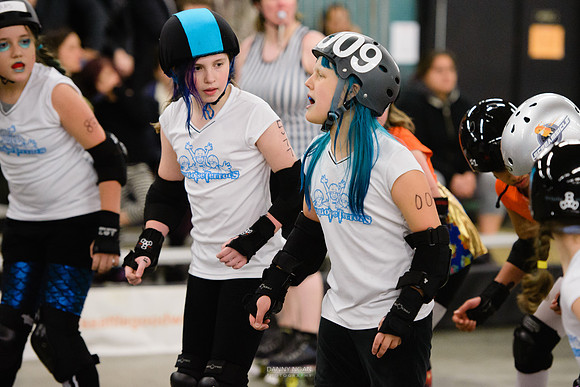 Orange Crush vs. Turquoise Terrors.