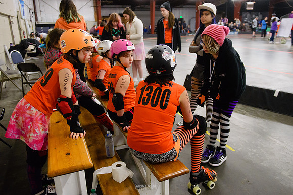 Orange Crush vs. Turquoise Terrors.
