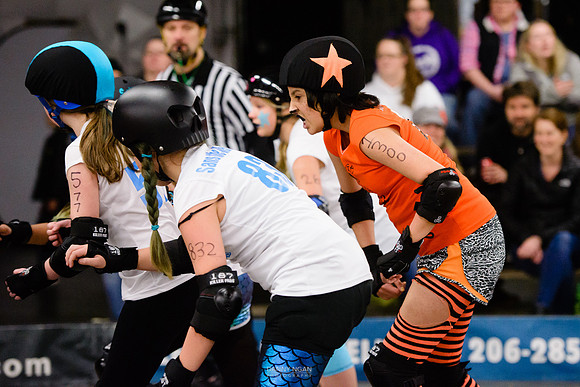 Orange Crush vs. Turquoise Terrors.