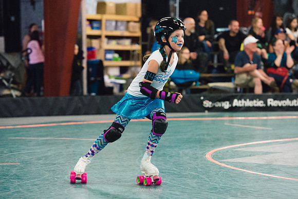 Orange Crush vs. Turquoise Terrors.