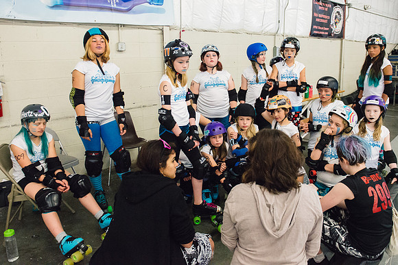 Orange Crush vs. Turquoise Terrors.