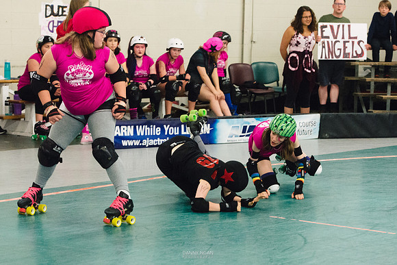 Evil Angels vs. Poison Skid'les.