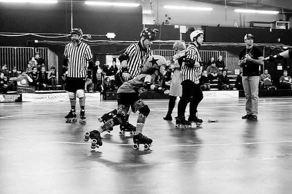 Evil Angels vs. Poison Skid'les