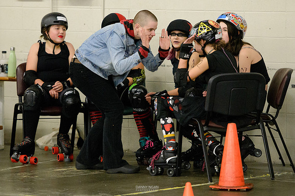 Evil Angels vs. Poison Skid'les.