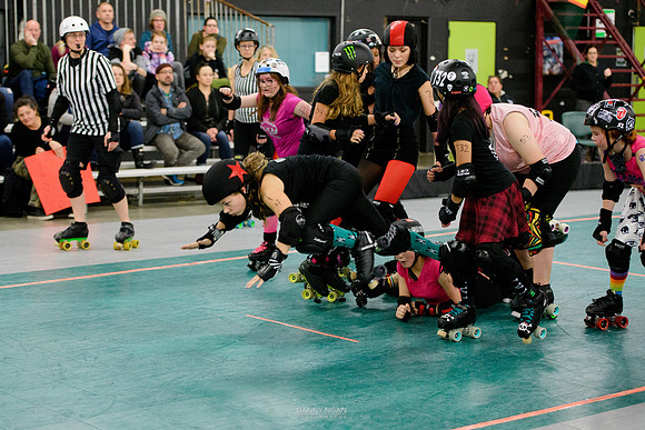 Evil Angels vs. Poison Skid'les.