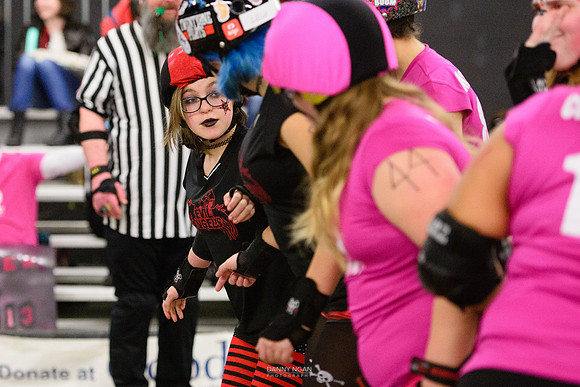 Evil Angels vs. Poison Skid'les